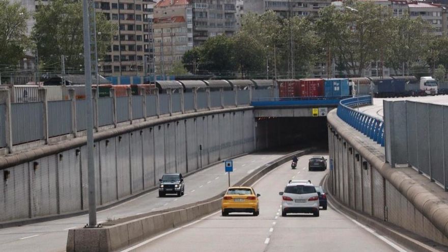 Tráfico en Vigo | Tráfico aconseja el túnel de Beiramar para evitar el corte en la Alameda por los preparativos de la Navidad en Vigo