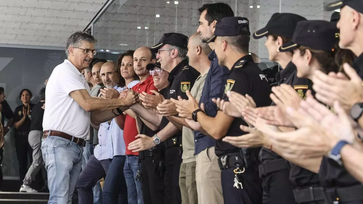 El inspector José del Castillo se jubila tras 44 años de servicio en la Policía Nacional
