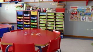 Los 19 millones sobrantes del plan de elección de lengua de Baleares irán a docentes, psicólogos y a topar el precio del comedor