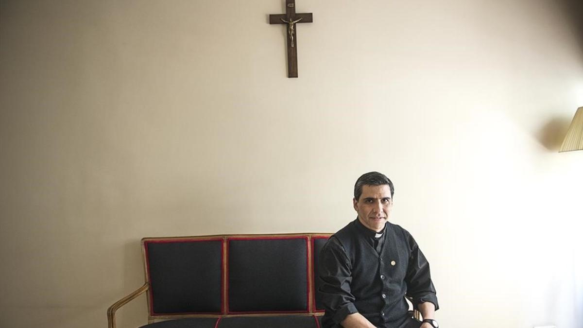 El Padre Rodrigo Miranda ha dejado Siria para explicar la verdad del conflicto.