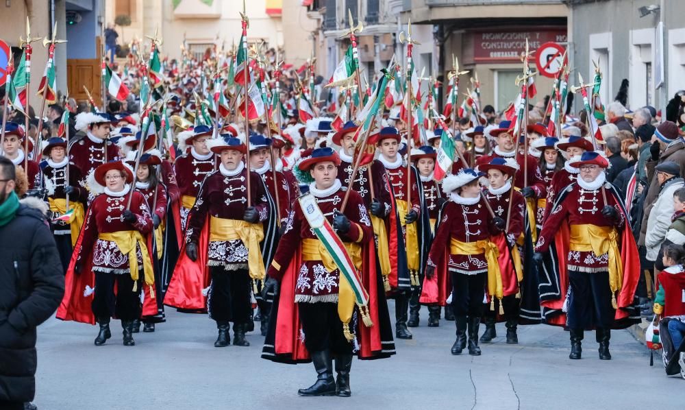 La Entrada y la Retreta abren los Moros y Cristianos de Sax