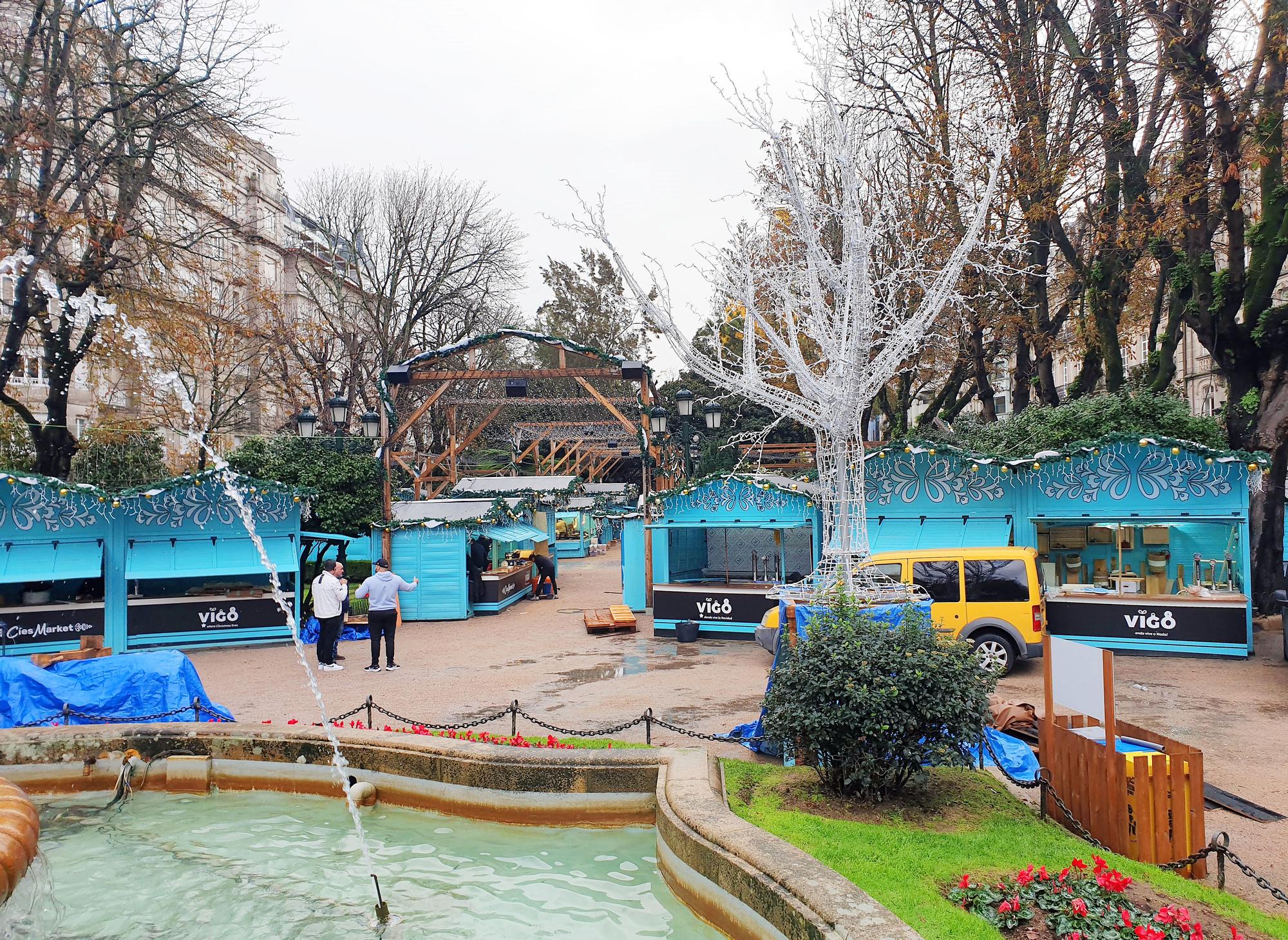 Las principales atracciones ultiman detalles antes del gran encendido de la navidad