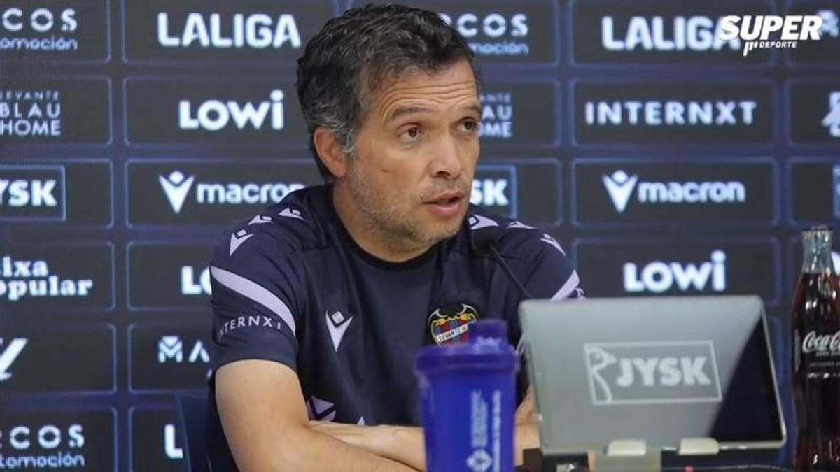 La rueda de prensa de Luís Castro previa al partido contra el Mallorca.