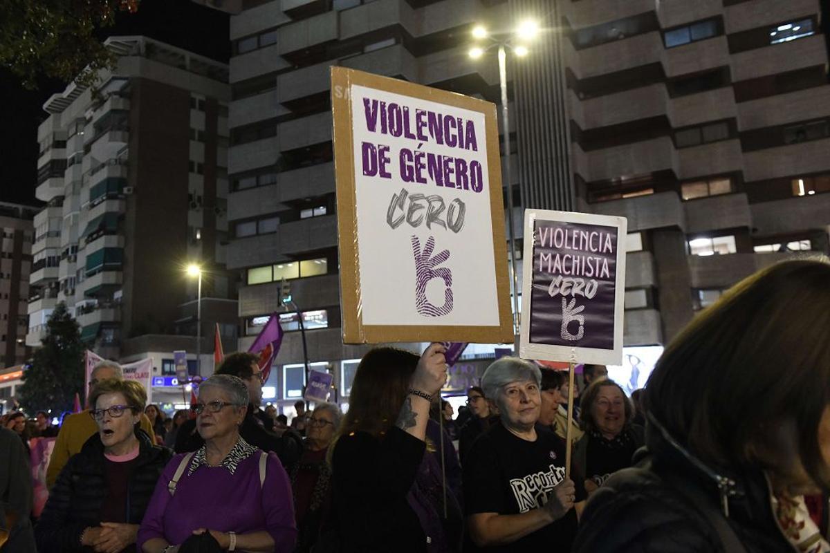 Manifestación contra la violencia machista el 25N en Murcia.