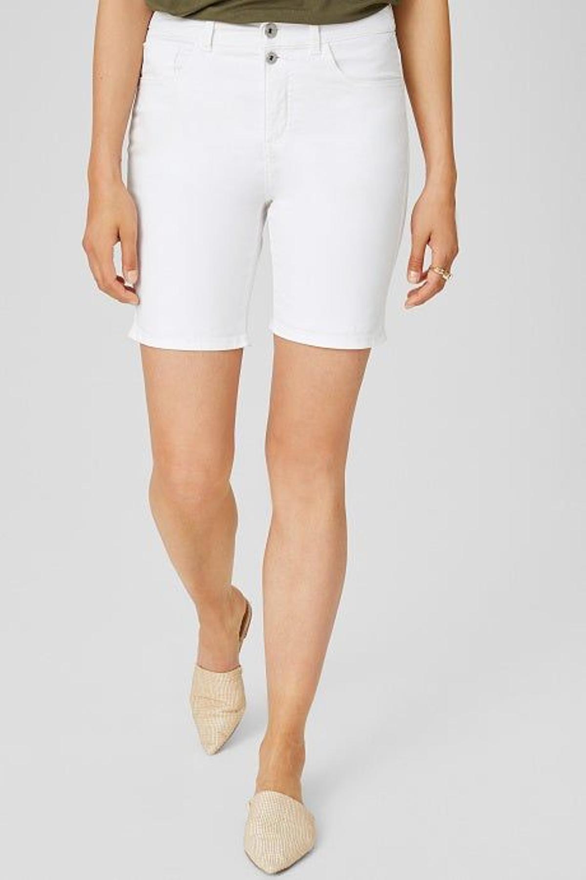 Shorts blancos de C&amp;A (Precio: 7,99 euros)