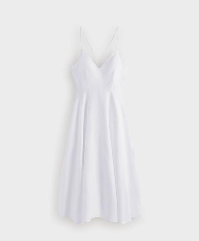 Vestido de lino en color blanco, de Oysho