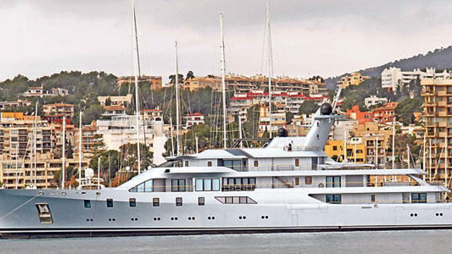 Superyacht &quot;Pacific&quot; in Palma de Mallorca vor Anker