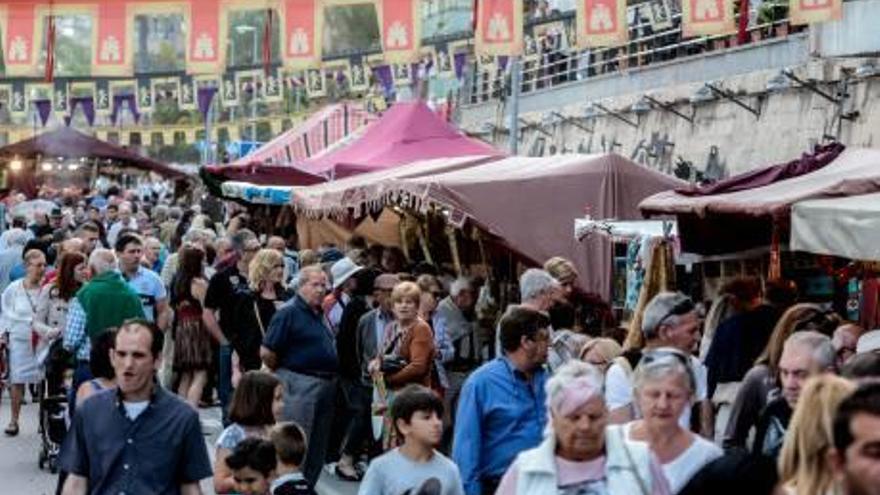 El «Benidorm Medieval» congrega a miles de personas.