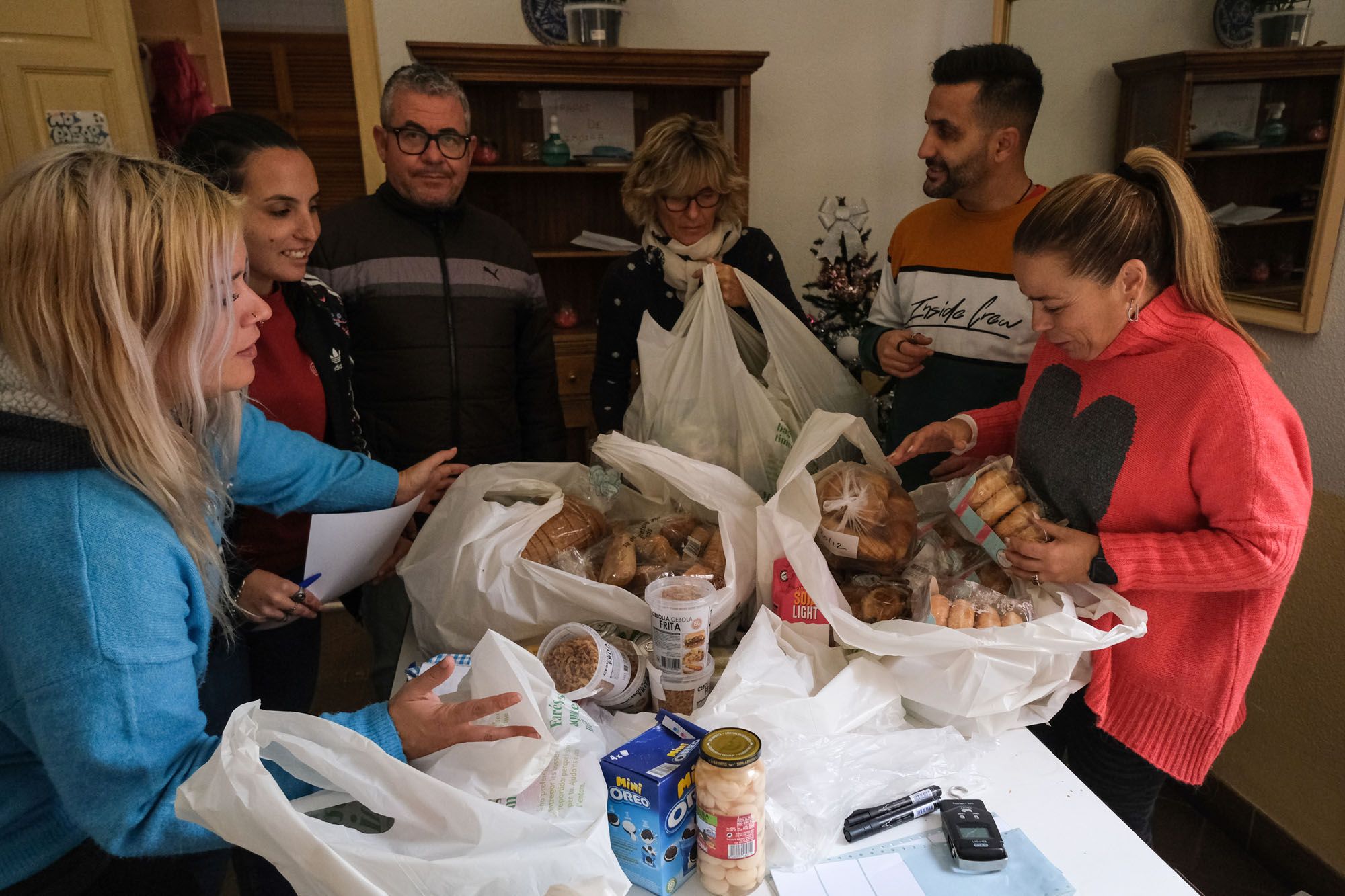 Entrega de alimentos de Mercadona a Proyecto Hombre en Málaga