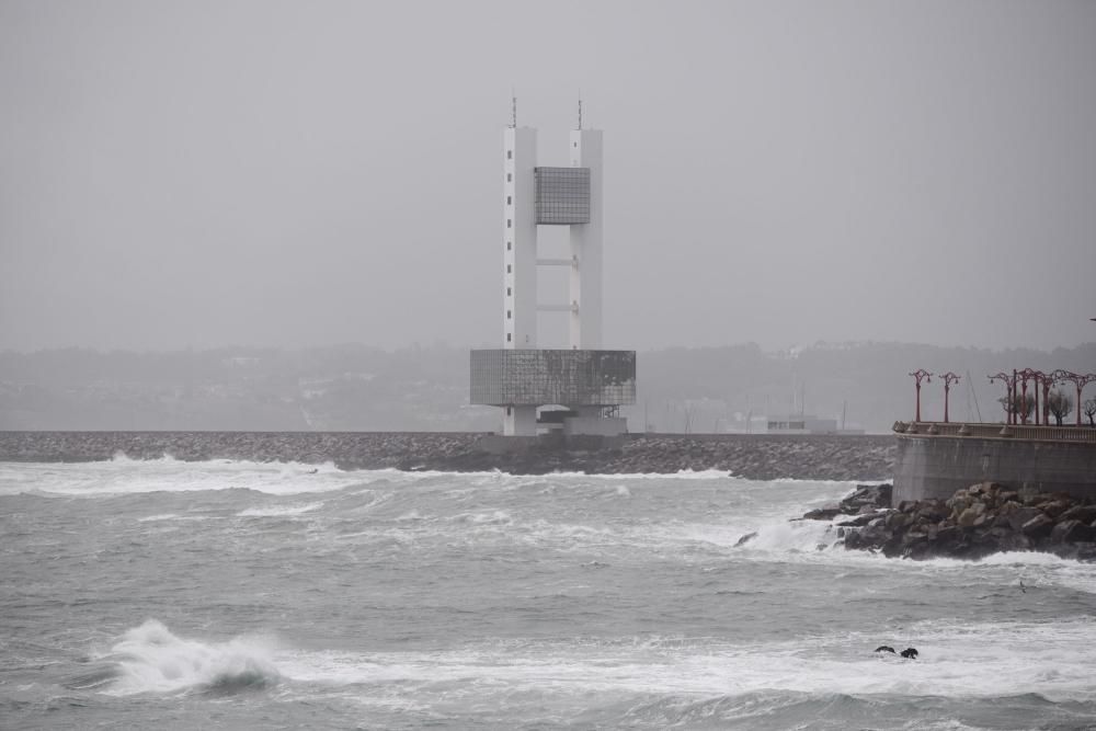 Temporal con alerta roja en la costa de A Coruña