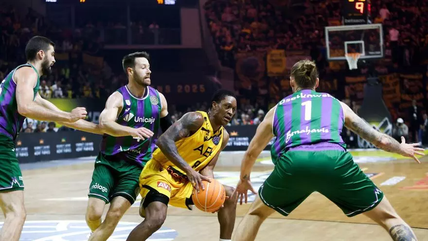 Unicaja remonta y se mete en la final de la Basketball Champions League