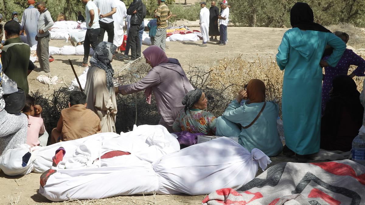 Marruecos llora a los más de 2.000 muertos por el terremoto tras una segunda noche en vela