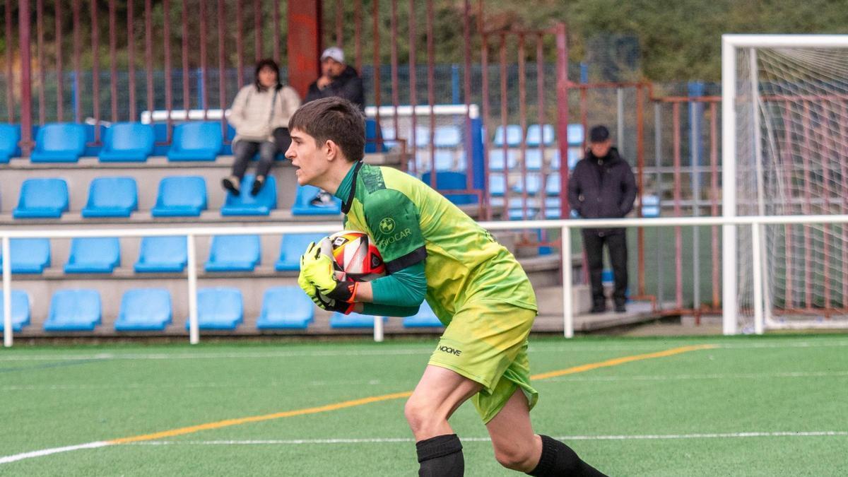Ángel Prieto Renews with Avilés: Young Goalkeeper Signs Until 2028
