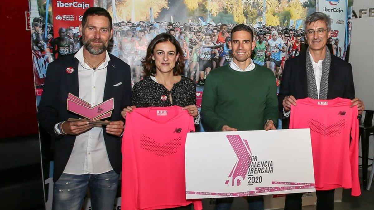 Alex Aparicio (CA 10K Valencia), Elena Tejedor (Fundación Trinidad Alfonso), Borja Santamaría (FDM Valencia) y José Gil (Ibercaja) de izquierda a derecha