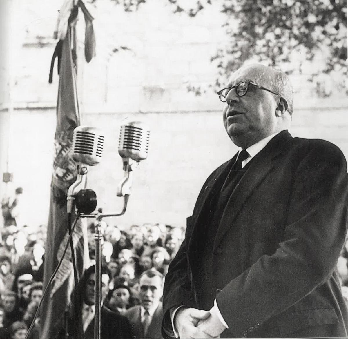 Ramón Otero Pedrayo, nun mitin.