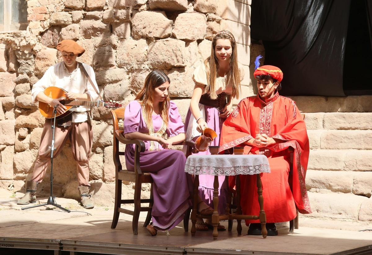 Cardona fa lluir el seu lligam amb la sal Cardona fa lluir el seu lligam amb la sal
