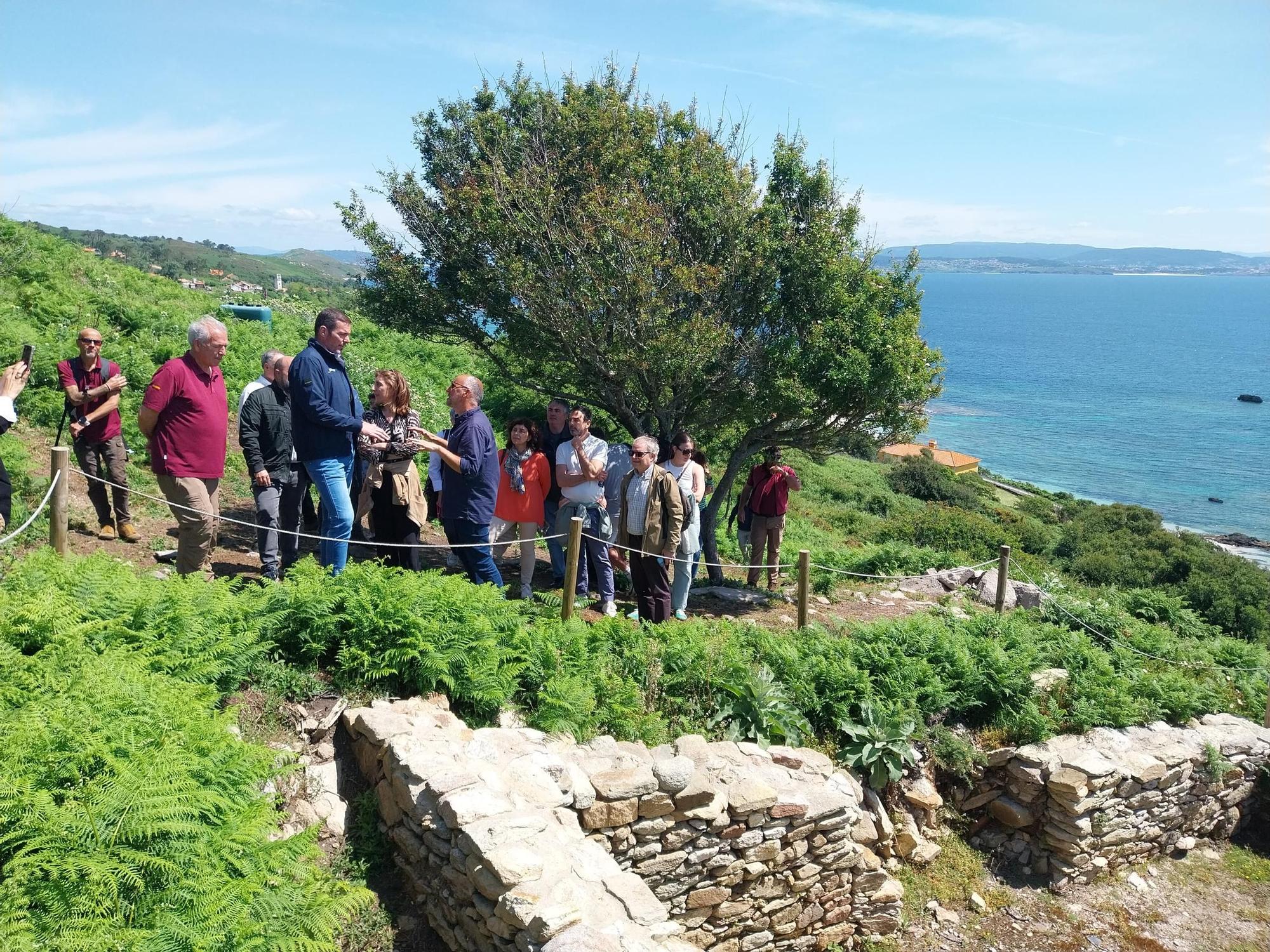 Visita a la isla de Ons: la antigua capilla de San Xaquín y el yacimiento de Castelo dos Mouros
