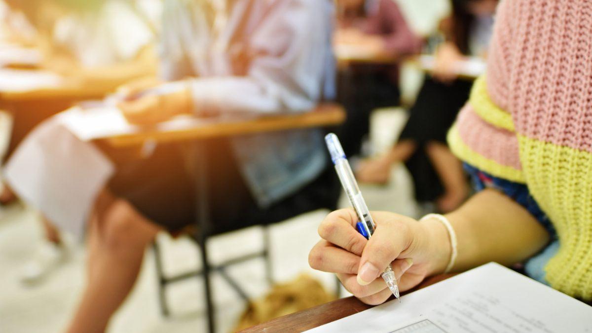 Estudiantes durante un examen.