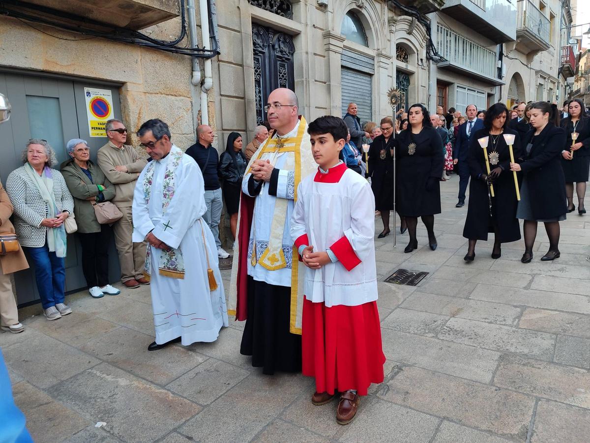 La solemne y espectacular procesión de la Santa Cena, en el Jueves Santo de Cangas