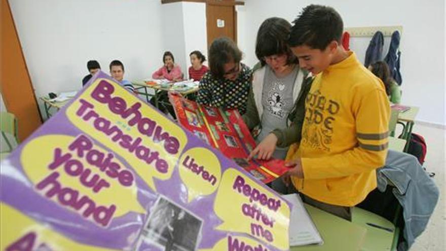 El Consell aprueba un decreto ley de plurilingüismo para garantizar &quot;normalidad&quot; en el inicio del curso