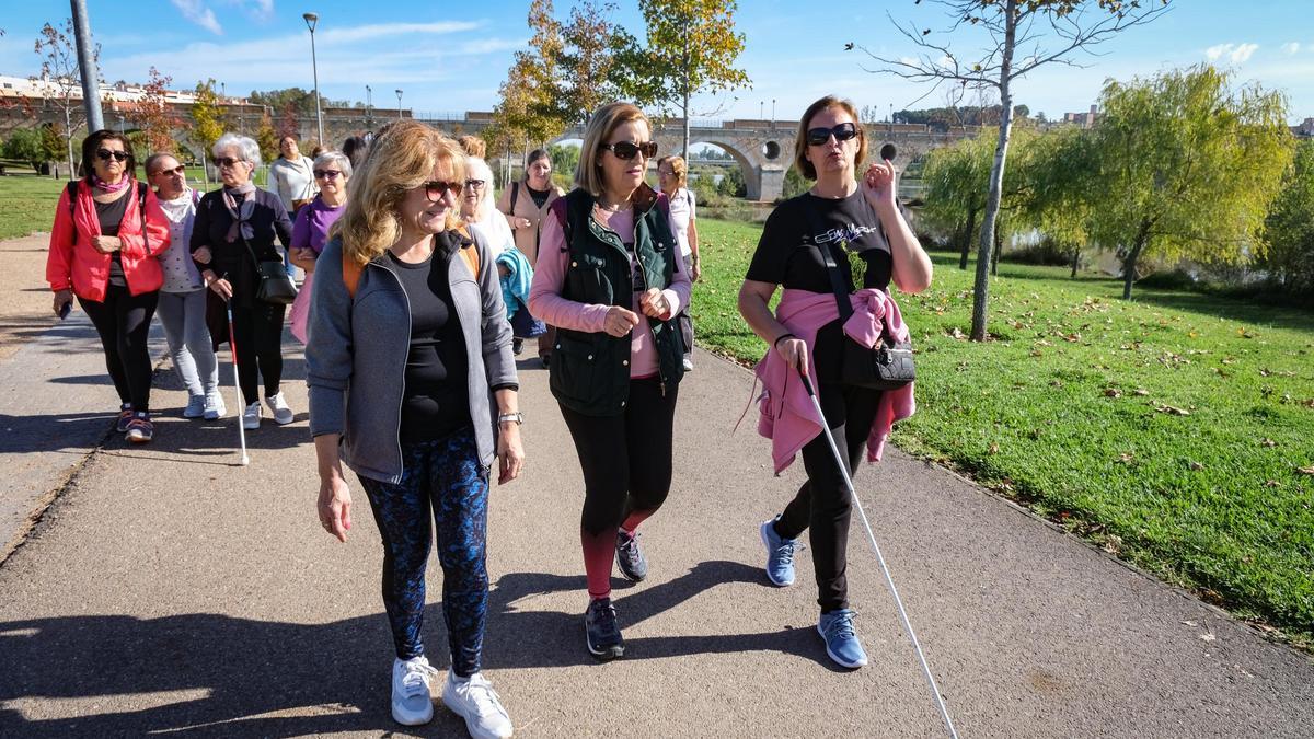 Caminata de mayores con la participación de personas con discapacidad visual, imaden de archivo.