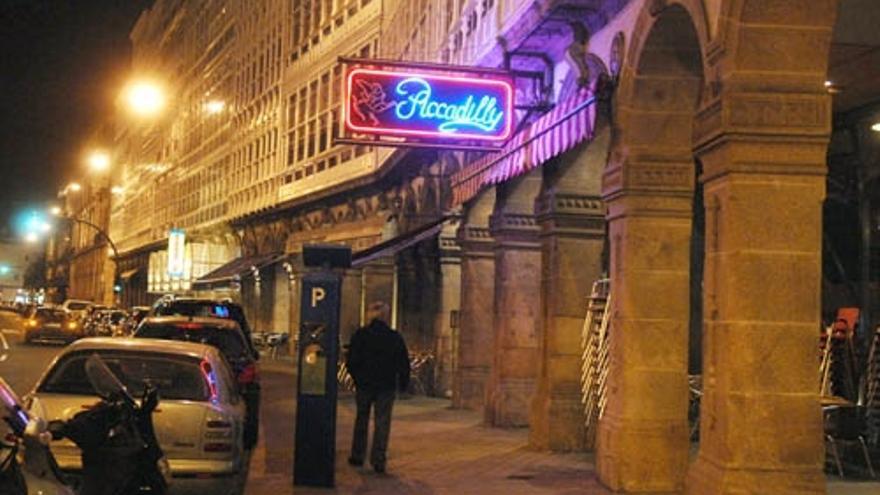 Exterior de la cafetería Picadilly, situada en la avenida de la Marina.