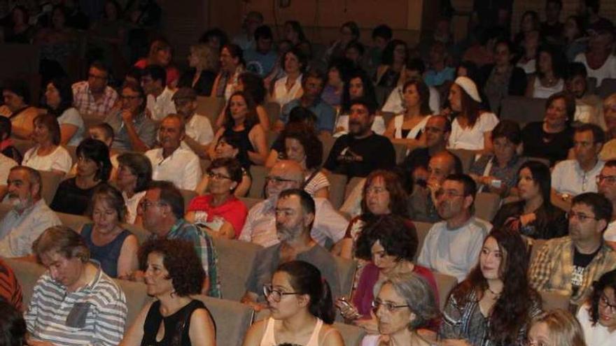 El público llenó la sala. // Santos Álvarez