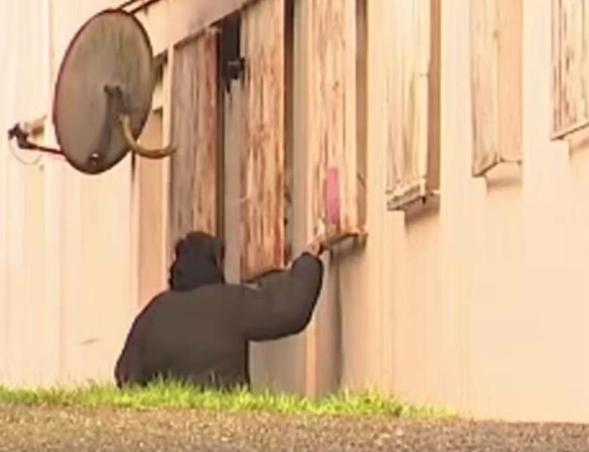 Venta de droga desde una ventana en el Banco do Pobre, en Santiago de Compostela