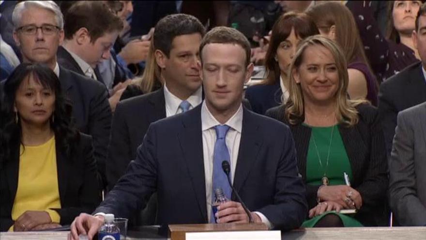 Zuckerberg, en el Senado: &quot;Fue mi error, lo siento&quot;
