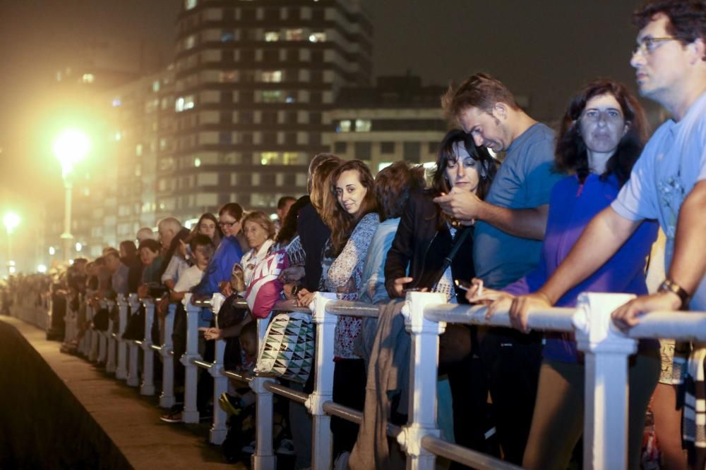 La noche de los fuegos en la Semana Grande de Gijón