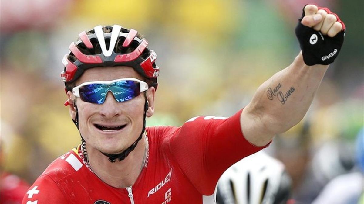 André Greipel celebra a Valence la seva tercera victòria al Tour de França 2015.