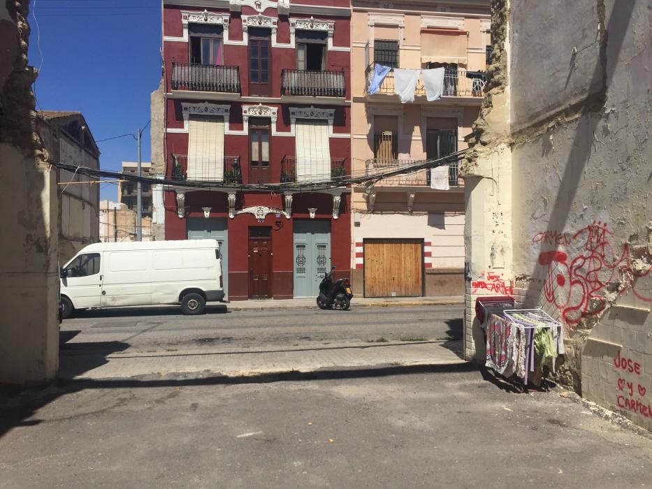 Visita de la Federació d'Associacions de Veïns de València al Cabanyal.