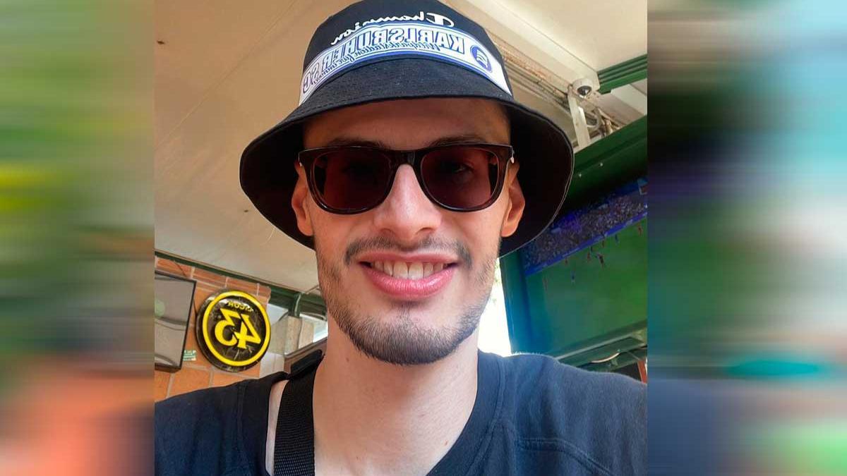 Simon K. ist Fan des Karlsruher SC.