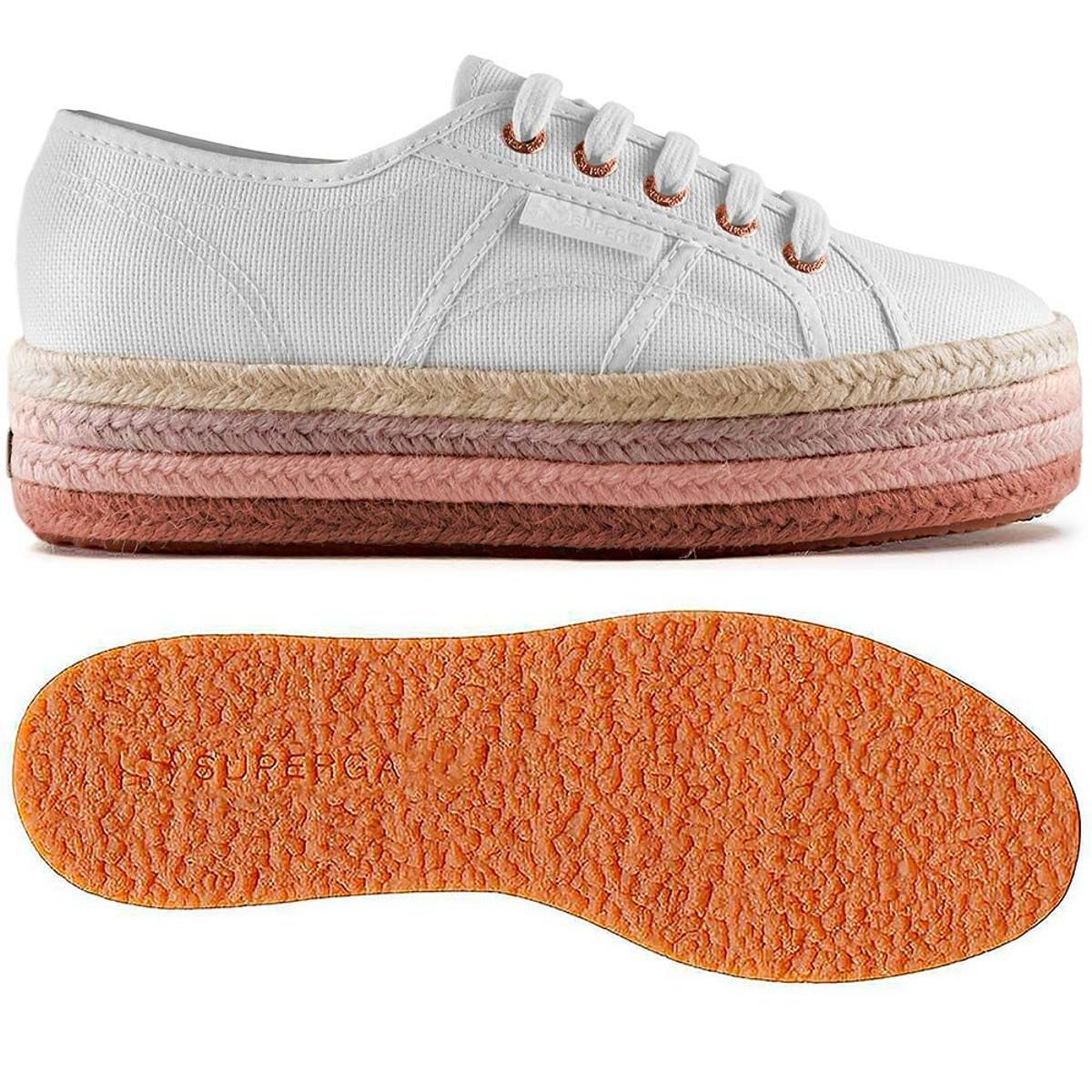 Zapatillas Superga de yute y plataforma. (Precio: 89 euros. Precio rebajado: 71, 20 euros)