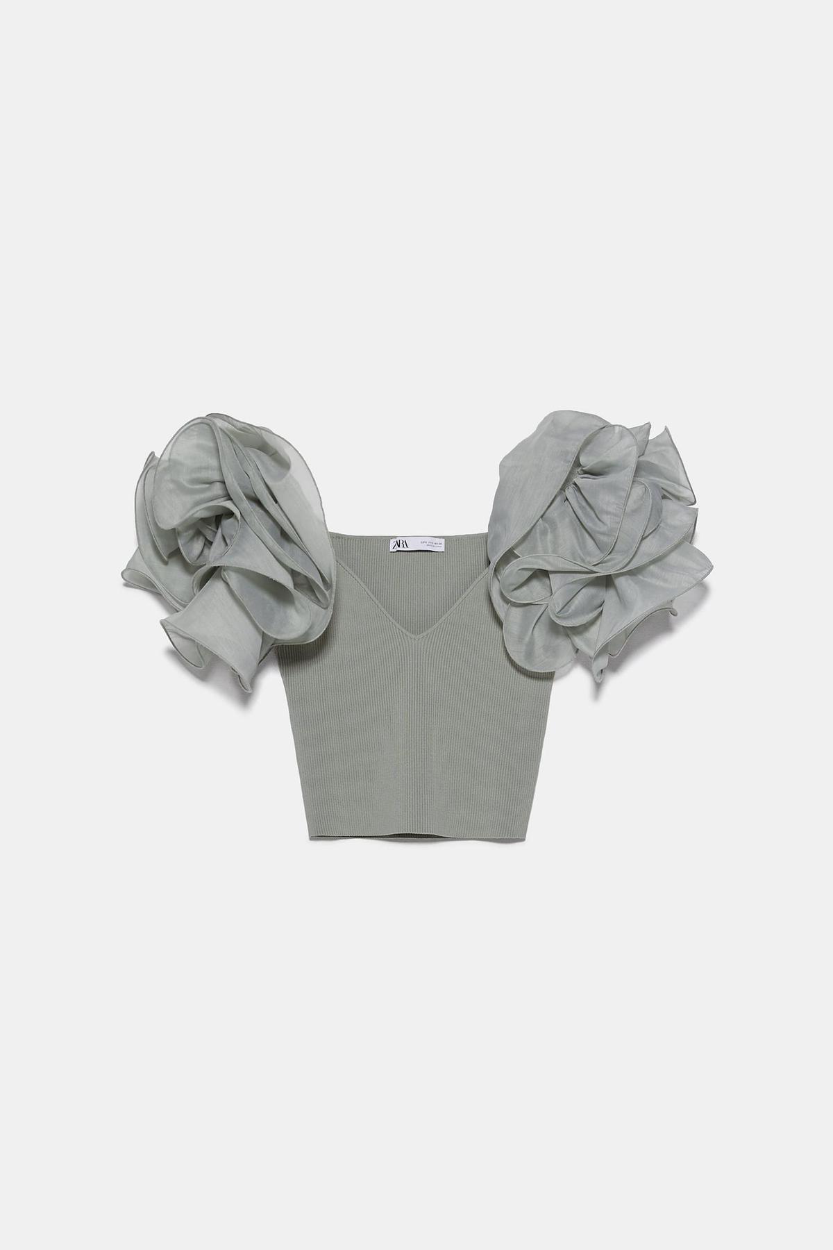 Crop top de Zara verde con volantes de organza en las mangas