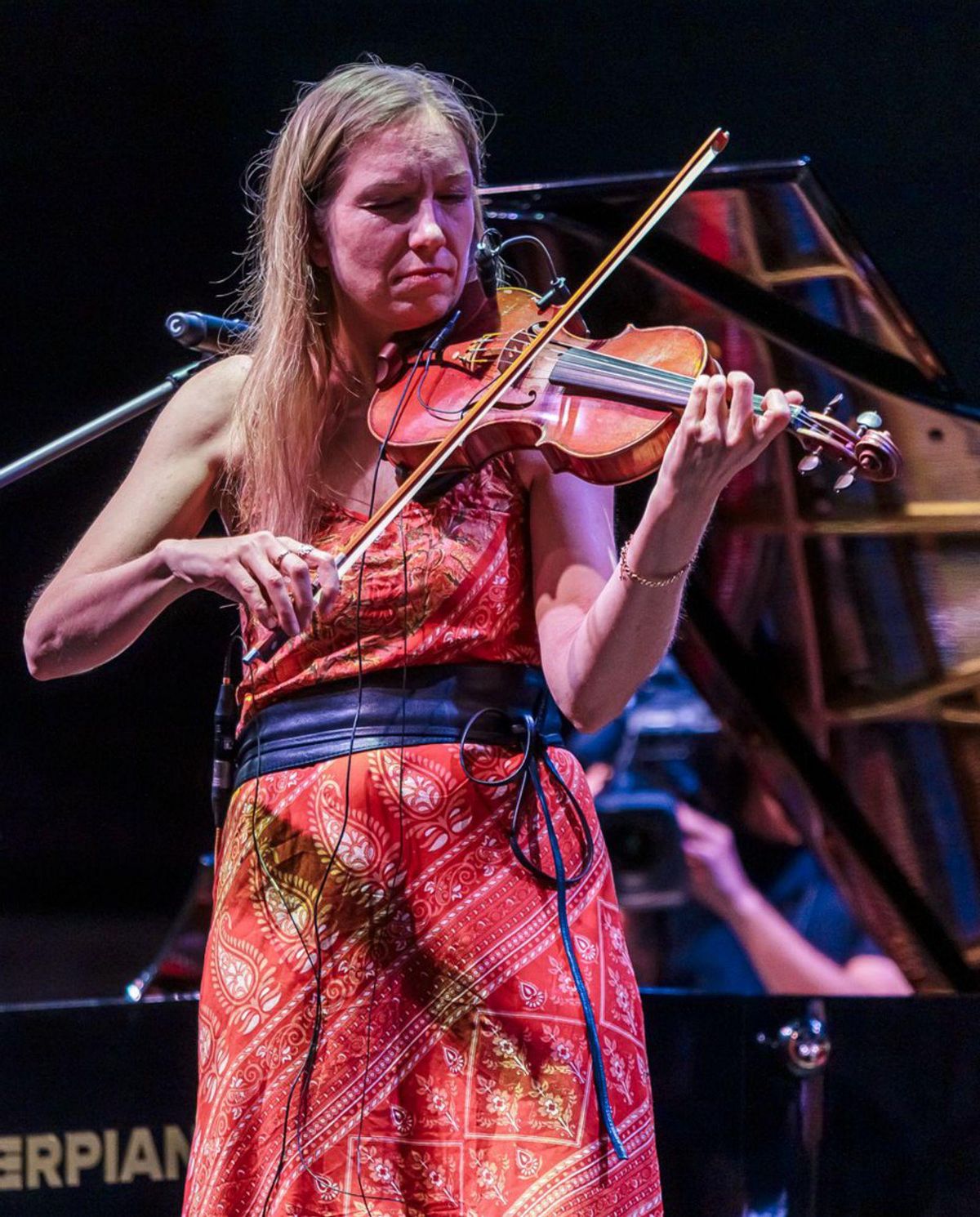 La violinista Eva Slongo a su paso por San Javier. | PEDRO SAEZ