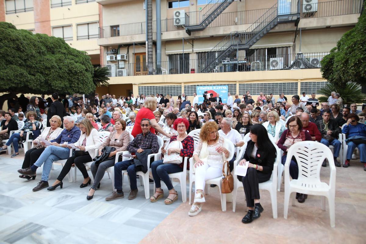 Público asistente a la presentación de la candidatura del PSPV.