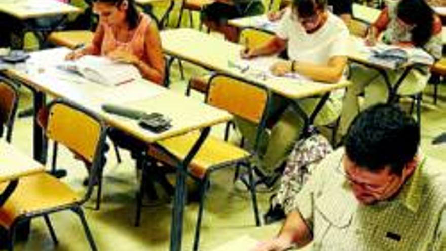 La UNED oferta más de 30 grados universitarios y cursos de idiomas