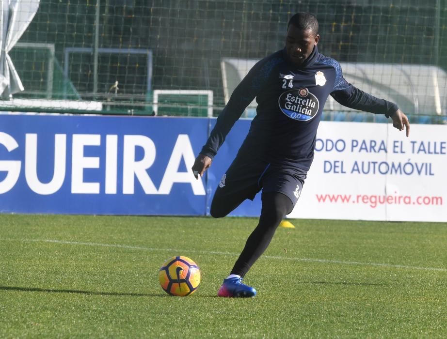 Primer entrenamiento del Deportivo con los 23 definitivos a disposición de Gaizka