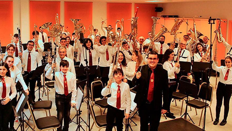 Imagen de la banda juvenil tras ganar otro reconocimiento. | LEVANTE-EMV
