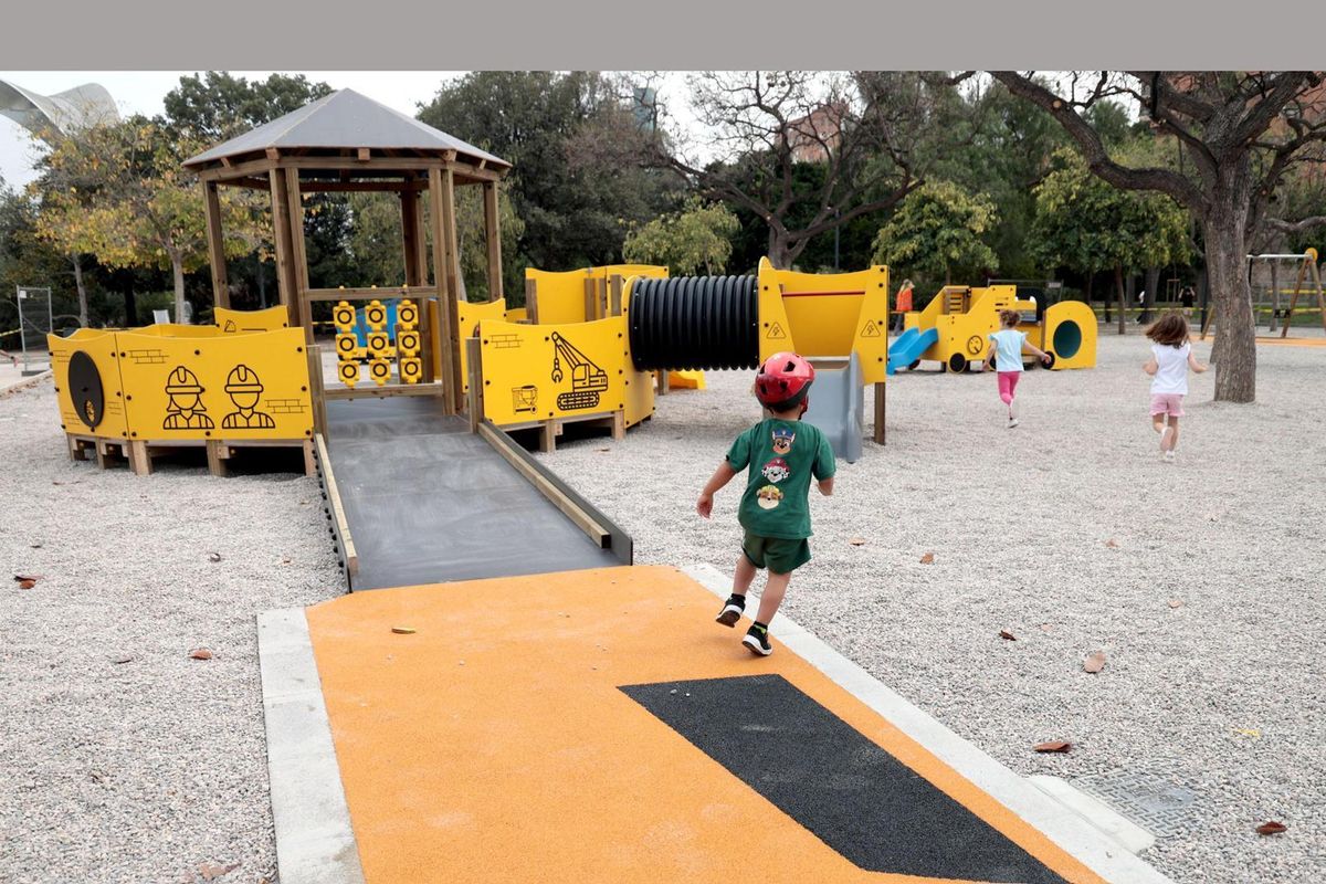 El nuevo parque infantil junto al Gulliver.