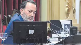 El fiscal insiste en pedir la absolución de Le Senne al no ver delito por romper la foto de Aurora Picornell