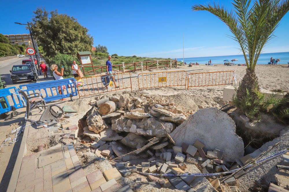 El río Nacimiento causó destrozos en Orihuela Costa en la gota fría en zonas donde se ha ocupado su cauce natural, como el paseo en la playa o los viales y zonas deportivas de varias urbanizaciones