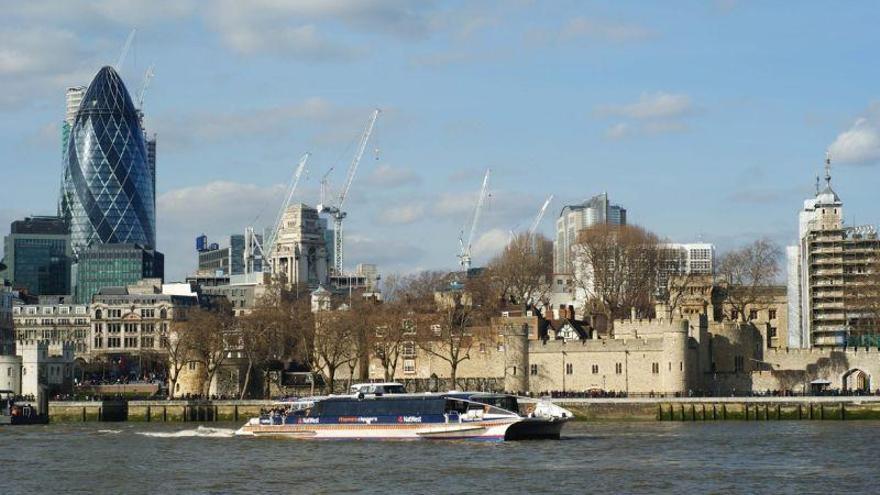 Londres, primer destino internacional para el puente