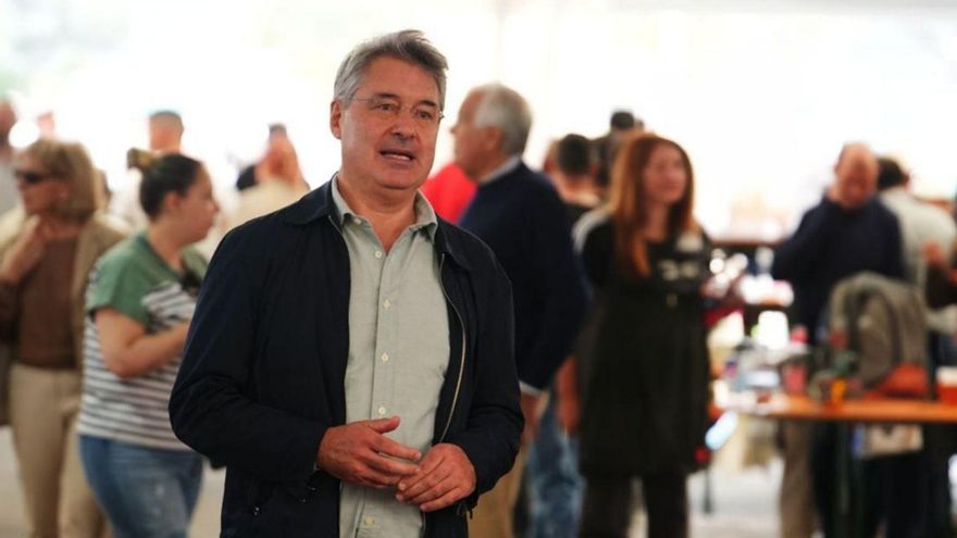 El alcalde de O Grove, José Cacabelos Rico, durante la fiesta del marisco.