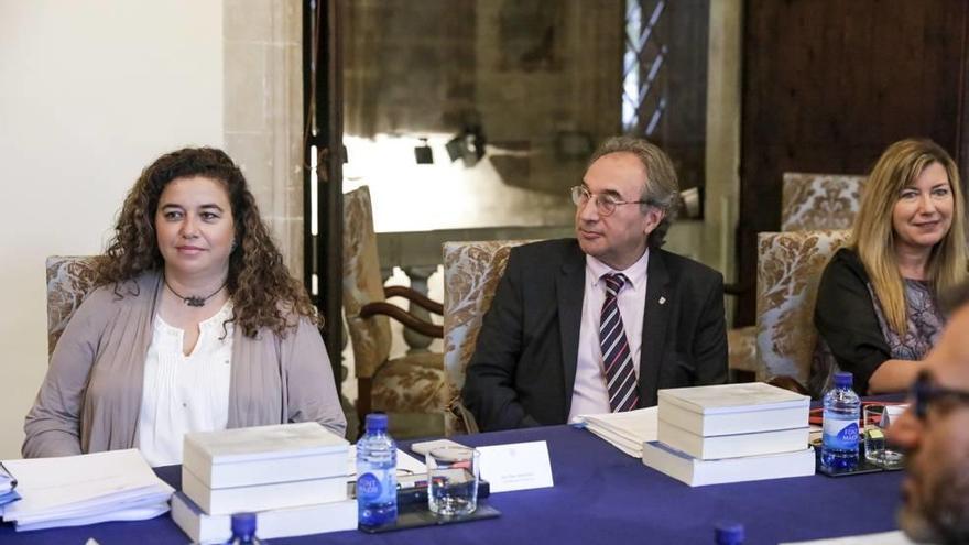 Costa y los consellers de Educación y Salud, Martí March y Patricia Gómez, ayer en el Consell de Govern.