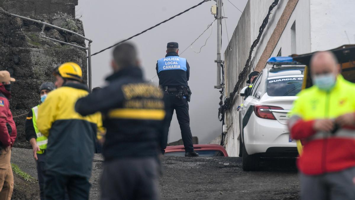 Rescate de los cuerpos de los fallecidos en el accidente de tráfico de Gran Canaria