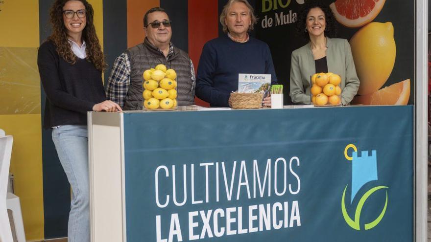Frucimu reafirma su compromiso con el desarrollo local en la feria agrícola de Mula