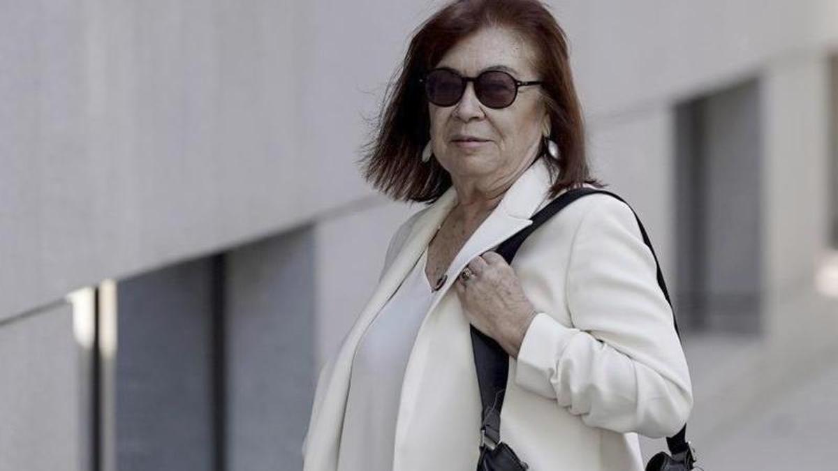 Cristina Narbona a l’Audiència Nacional, ahir.  | JOSÉ LUIS ROCA.