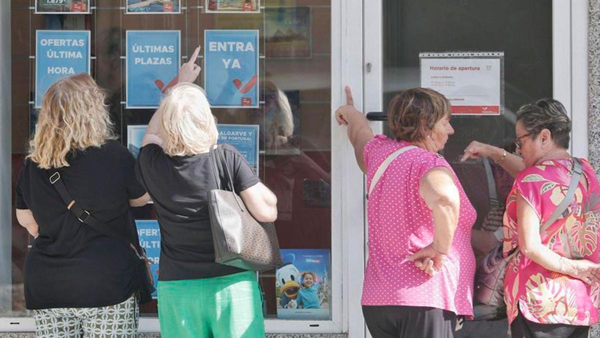 Alegría para los pensionistas asturianos con el destino de playa andaluz que vuelve al Imserso: estancia de 10 días